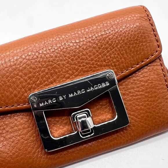 MARC JACOBS Small Leather Wallet Card Case Cognac Brown Turnlock SLG - Picture 3 of 10